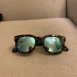 Barely worn Madewell sunglasses, perfect for summer!
